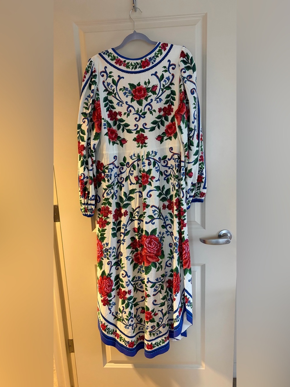 FARM Rio Floral Embroidery Linen Dress. Brand New!!! Never worn! - Picture 4 of 6